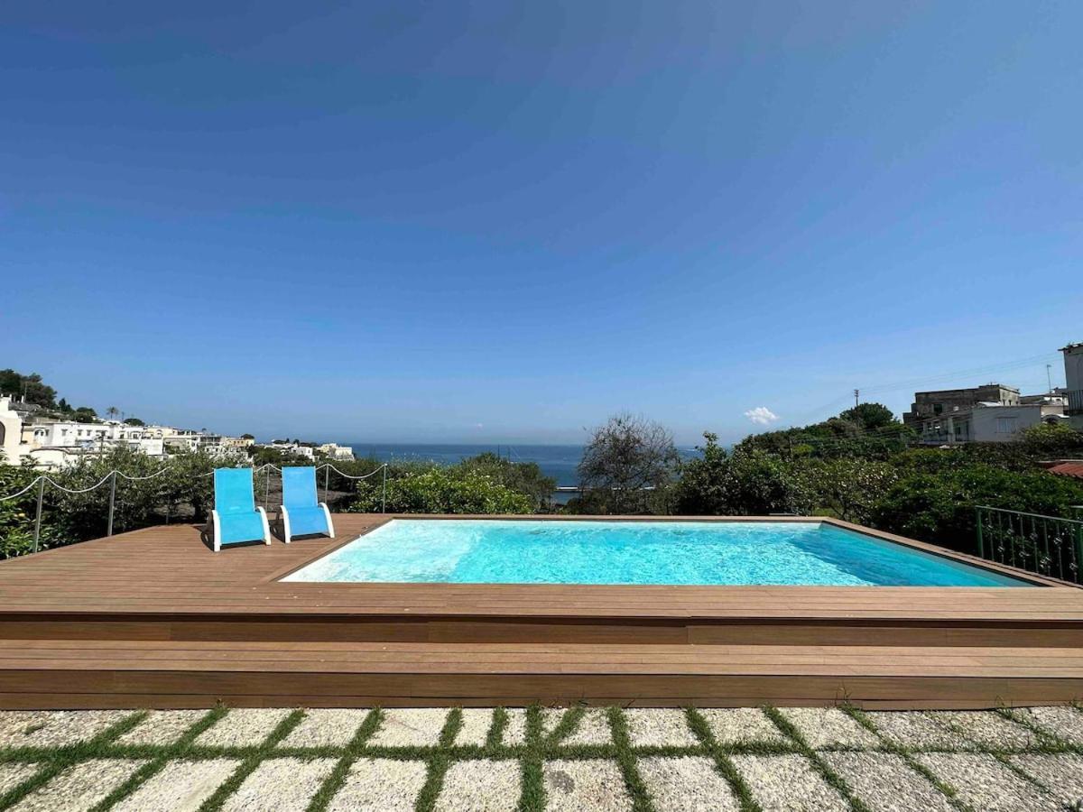 Vila Amalu Piscina E Giardino