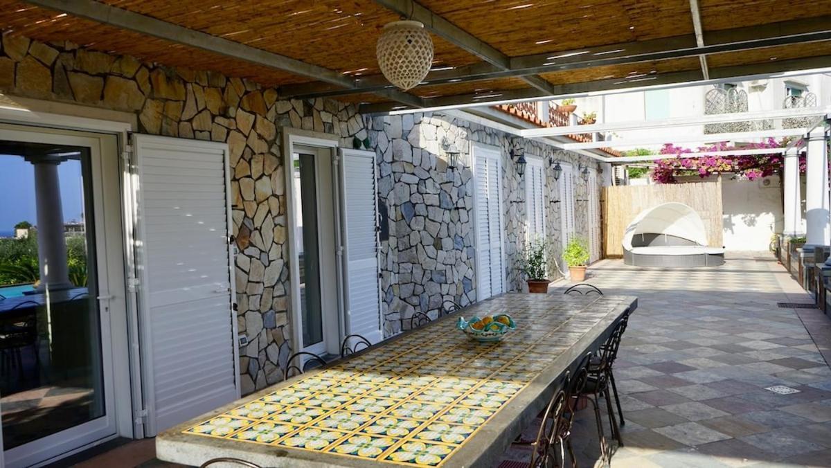 Amalu Piscina E Giardino Vila