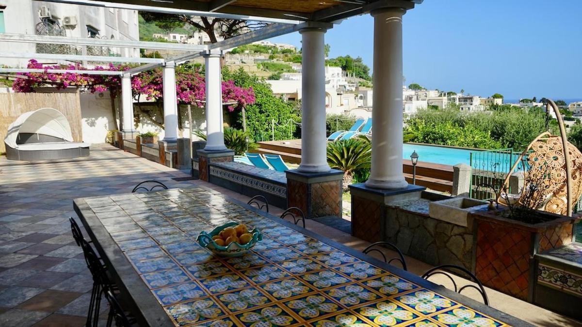 Amalu Piscina E Giardino Vila *