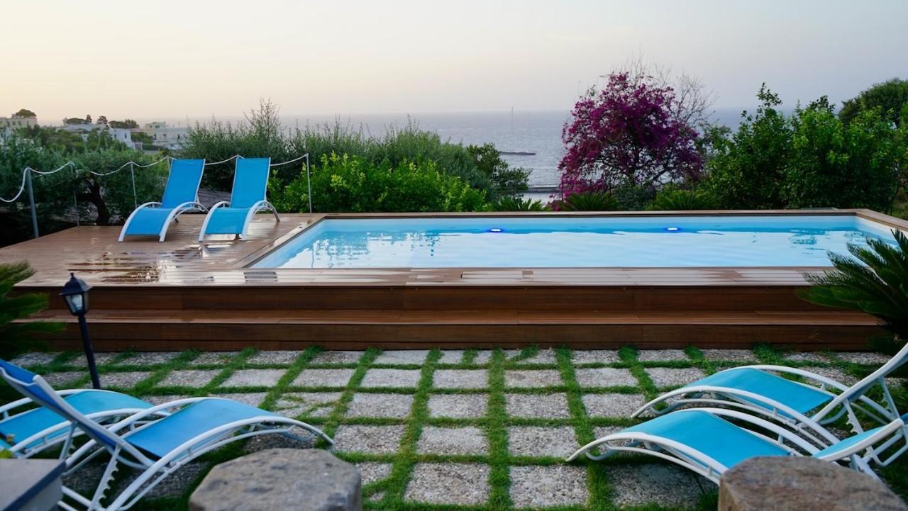 Vila Amalu Piscina E Giardino *